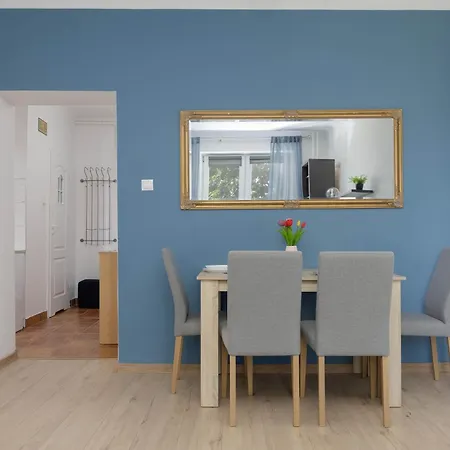 Comfortable Perfect For Friends, Great Location Close To Metro By Renters *