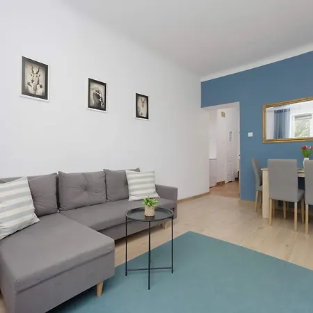 Apartamento Comfortable Perfect For Friends, Great Location Close To Metro By Renters Varsóvia
