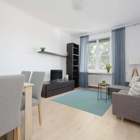 Comfortable Perfect For Friends, Great Location Close To Metro By Renters