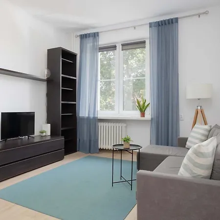 Comfortable Perfect For Friends, Great Location Close To Metro By Renters *