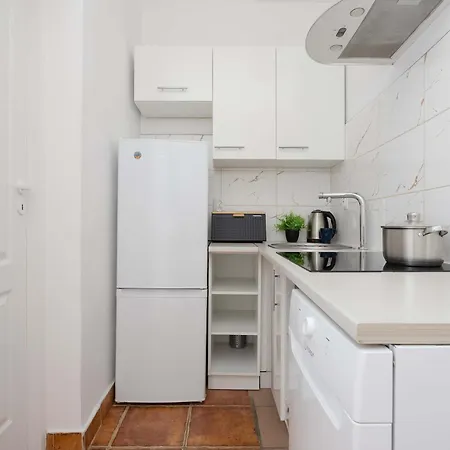 Comfortable Perfect For Friends, Great Location Close To Metro By Renters Apartamento Varsóvia
