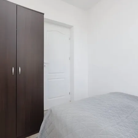 Apartamento Comfortable Perfect For Friends, Great Location Close To Metro By Renters Varsóvia